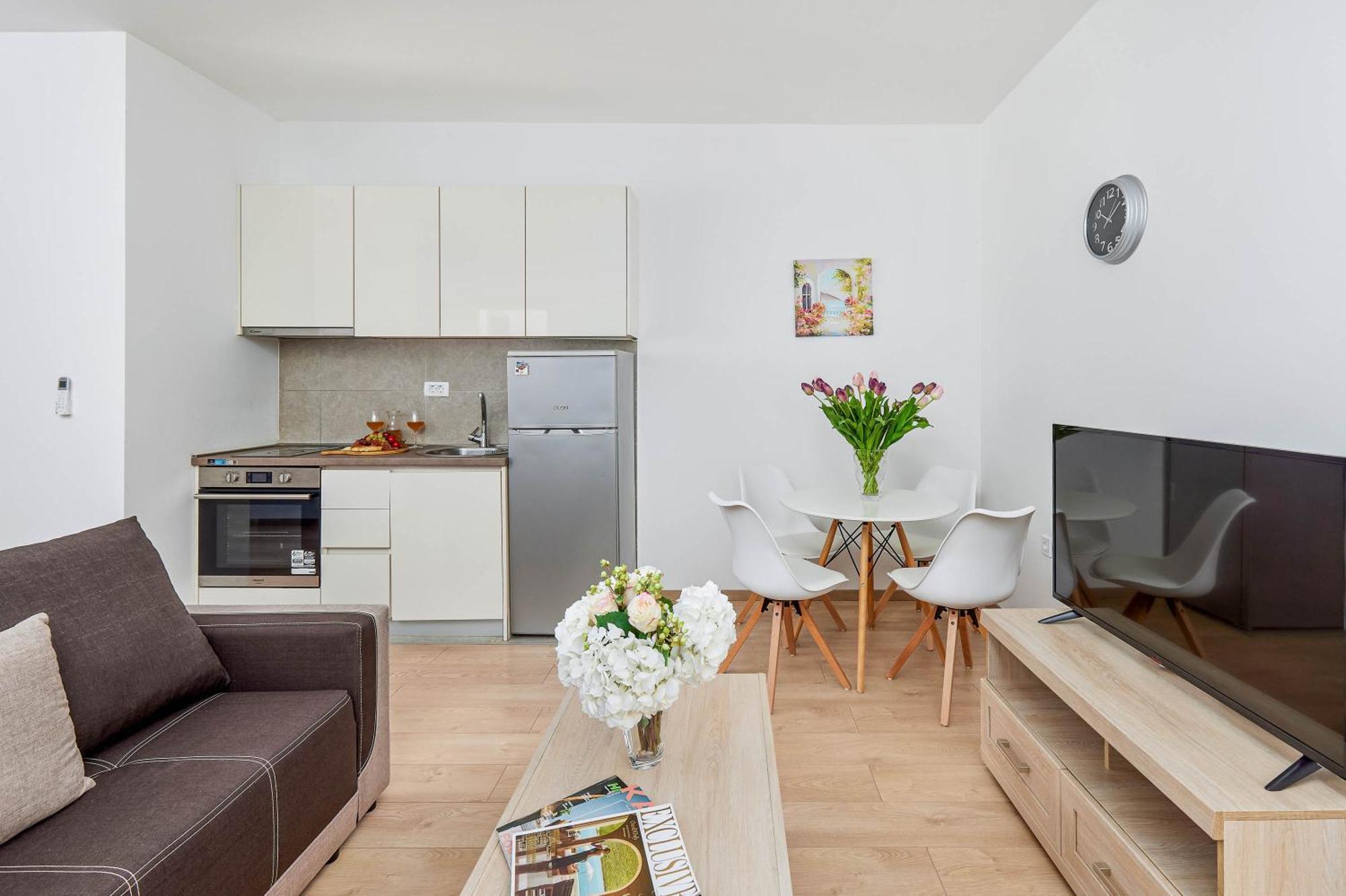 Peaceful Sunhill Apartments Котор Экстерьер фото